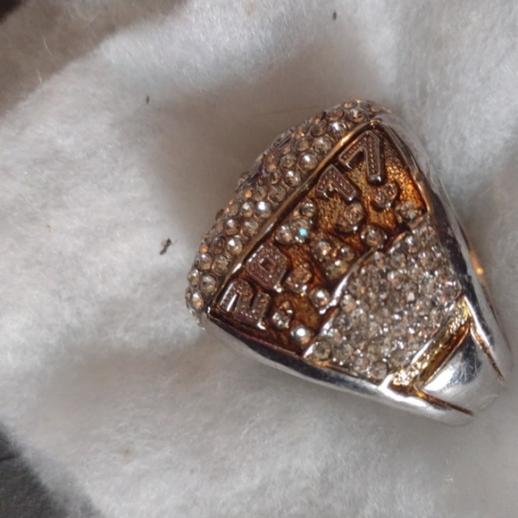 2017 Stanley Cup Ring - Picture 3 of 3